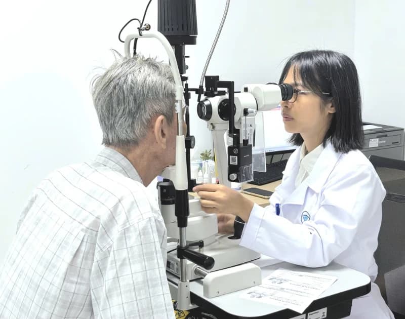 Bệnh viện Mắt VISI triển khai chương trình "Mắt sáng gìn giữ tinh hoa"