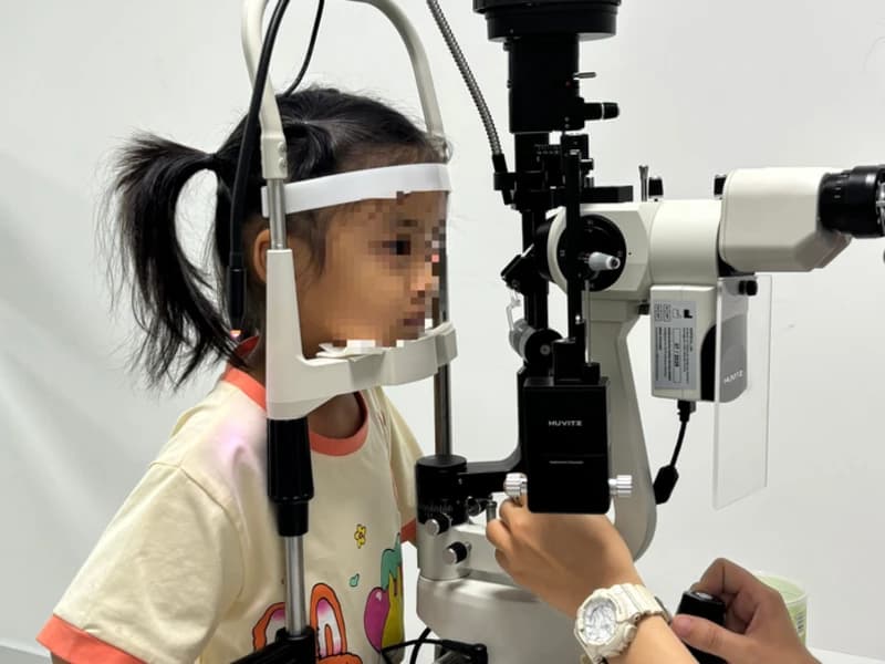 LÁC MẮT Ở TRẺ EM – ĐỪNG CHỦ QUAN VÌ CÓ THỂ ẢNH HƯỞNG CẢ TƯƠNG LAI THỊ GIÁC