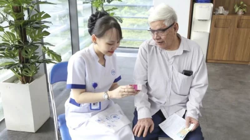 Bệnh viện Mắt Hoa Lư nâng cao chất lượng chăm sóc người bệnh toàn diện cùng đội ngũ điều dưỡng chuyên nghiệp