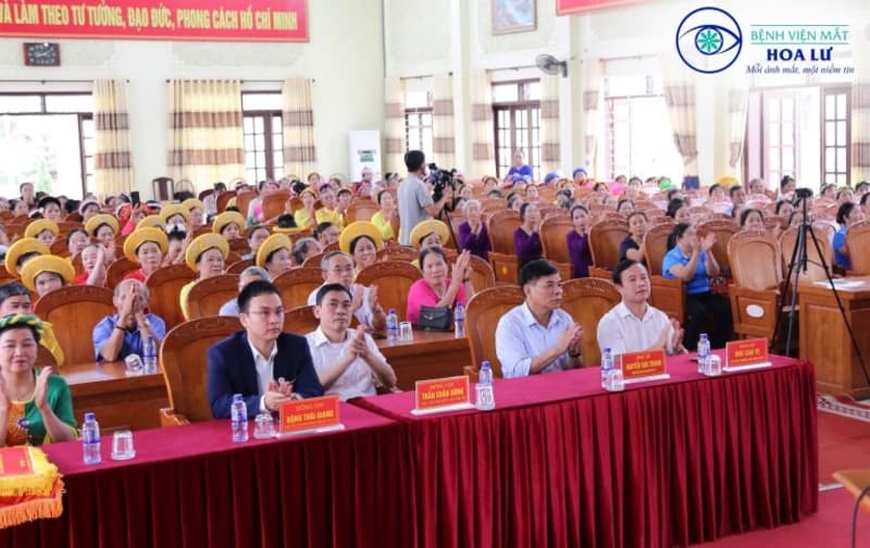 BỆNH VIỆN MẮT HOA LƯ TỔ CHỨC TIẾNG HÁT DÂN CA NGƯỜI CAO TUỔI NĂM 2026 PHỐI HỢP CÙNG HỘI NGƯỜI CAO TUỔI TỈNH NINH BINH