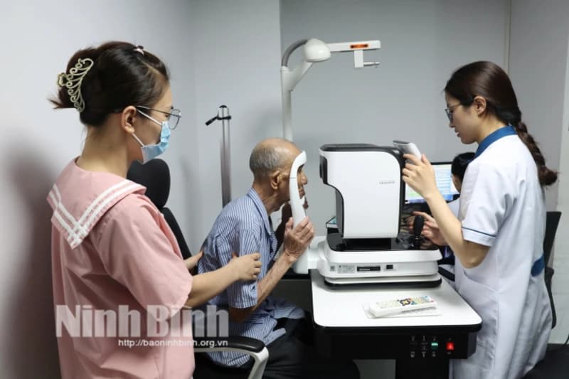 BỆNH VIỆN MẮT HOA LƯ TỔ CHỨC CHƯƠNG TRÌNH PHẪU THUẬT MẮT MIỄN PHÍ DÀNH CHO ĐỐI TƯỢNG ĐANG ĐƯỢC CHĂM SÓC TẠI TRUNG TÂM BẢO TRỢ XÃ HỘI TỈNH NINH BÌNH